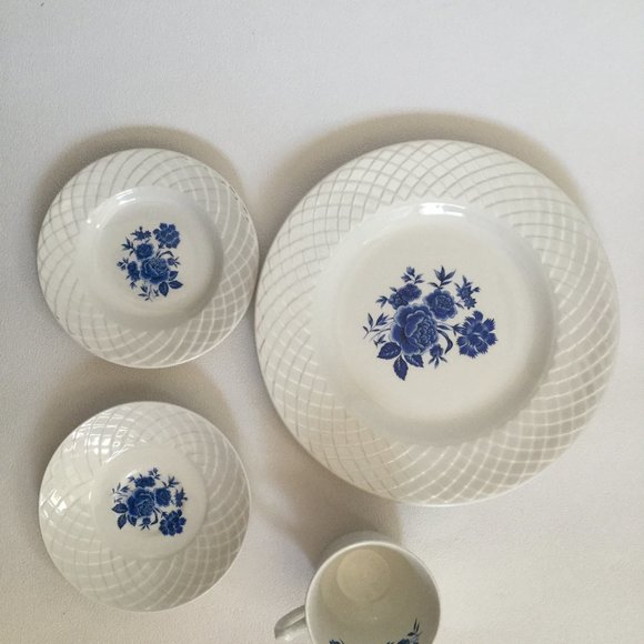 Enoch Wedgewood Tunstall England Blue Rose Ironstone lot of 3 plates & 1 cup - Picture 1 of 11